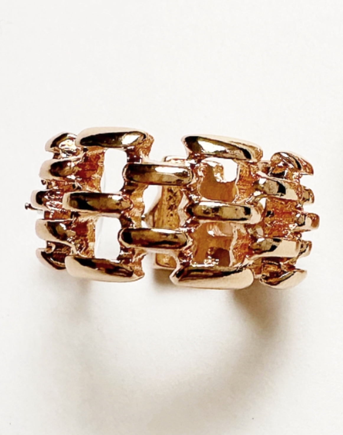 Close-up of wide box chain detail on Betty Hoops.