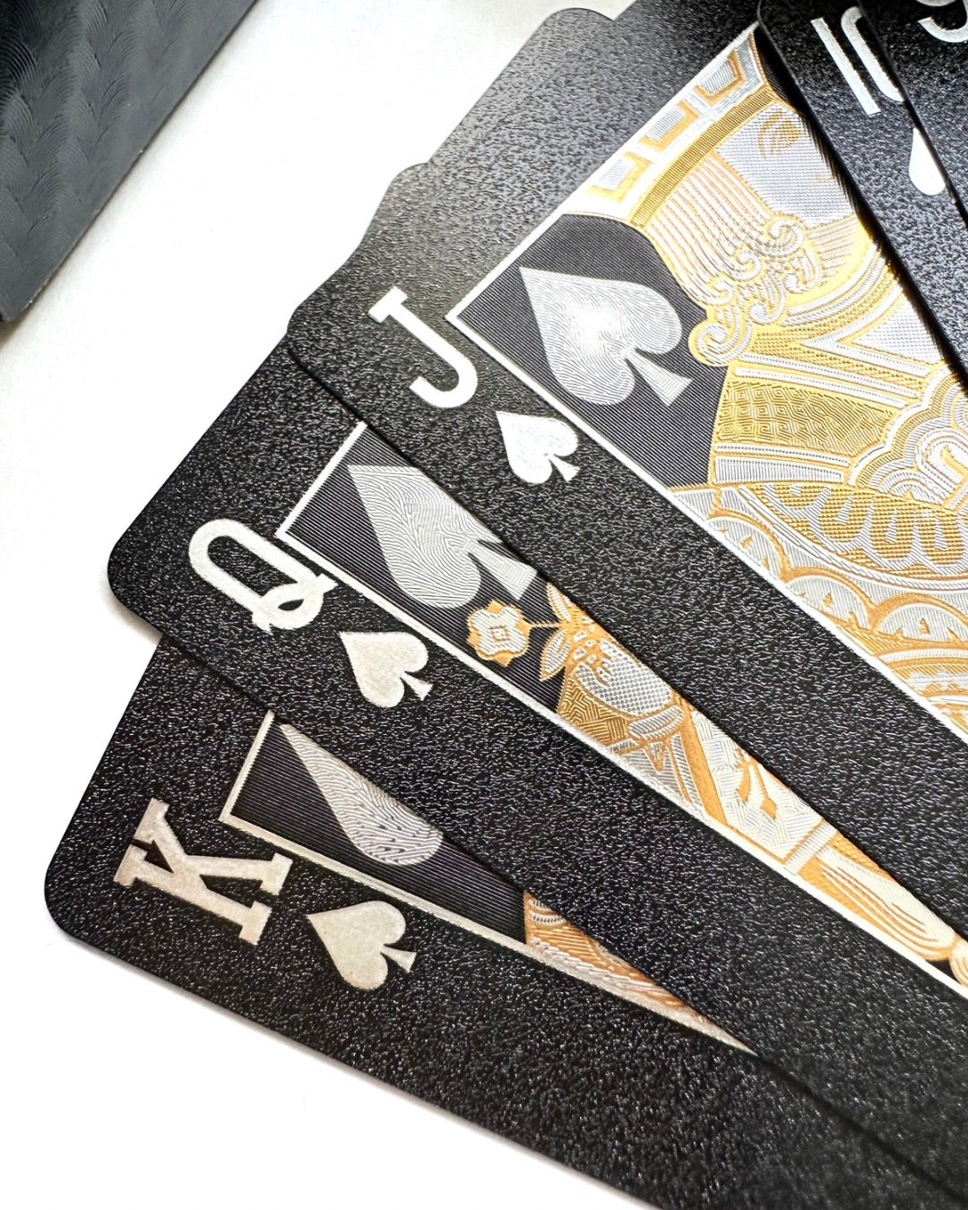 Texas Hold 'Em Playing Card Set and Case