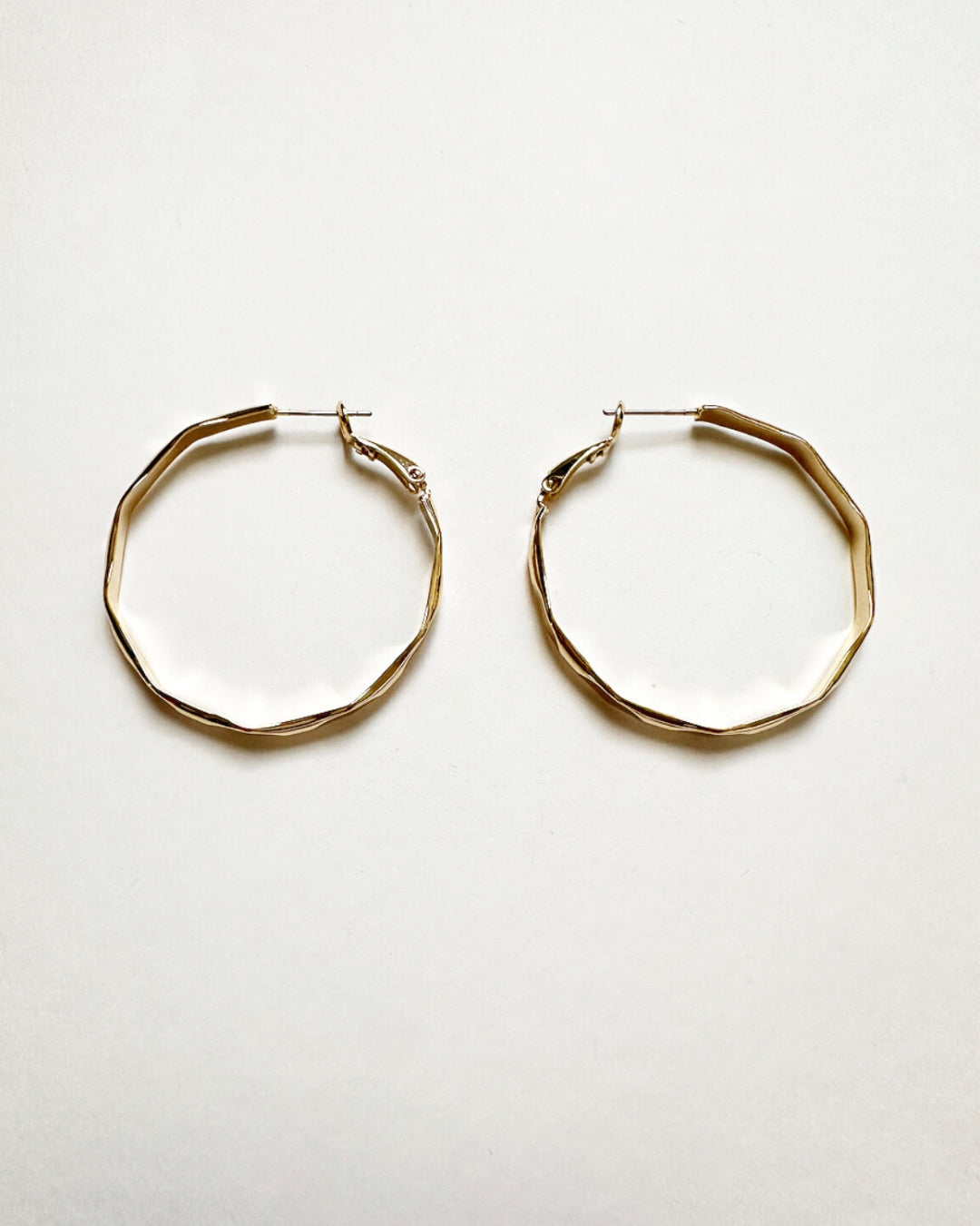 Full view of Vada Hoops.